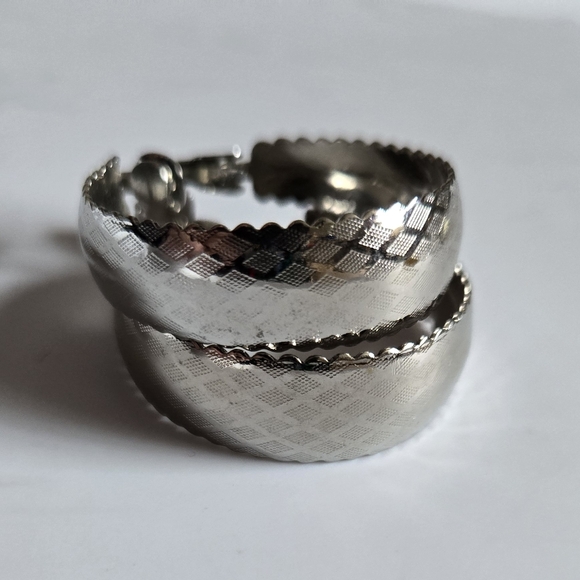 Diamond Design Metal Hook/Clip On Earrings - Picture 2 of 7